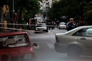 «Πόλεμος» ΝΔ-ΣΥΡΙΖΑ μετά το τρομοκρατικό χτύπημα στον Παπαδήμο