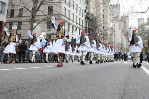 «Σείστηκε» η Νέα Υόρκη από τους εύζωνες της Προεδρικής Φρουράς - Παρέλασαν για την 25η Μαρτίου (vids)