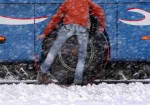 Προβλήματα στο οδικό δίκτυο από τον χιονιά - Πού χρειάζονται αλυσίδες