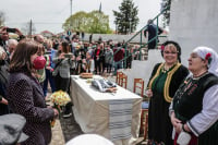 Σουφλί: Η Κατερίνα Σακελλαροπούλου συμμετείχε στην παραδοσιακή βαφή πασχαλινών αυγών