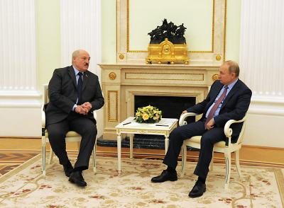 Πούτιν: «Το Κίεβο να καθίσει στο τραπέζι των συνομιλιών με τους αυτονομιστές του Ντονμπάς άμεσα»