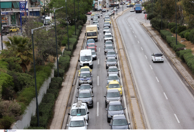 Κίνηση τώρα: Ατελείωτες ουρές σε Κηφισό, Μεσογείων, κέντρο της Αθήνας