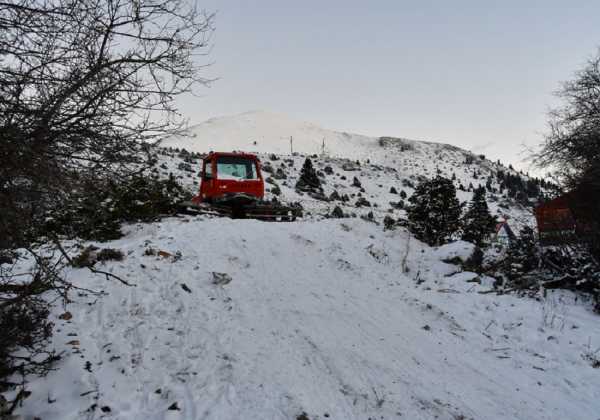 Χιονοθύελλα «χτυπά» την Μυτιλήνη - Συνεχείς διακοπές ρεύματος