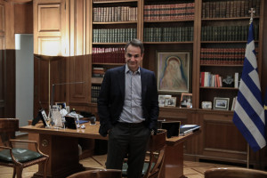 Στο Προεδρικό Μέγαρο τη Δευτέρα o Μητσοτάκης: Θα ενημερώσει την Σακελλαροπούλου για τον κορονοϊό