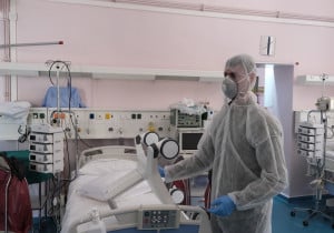 Κορονοϊός: Ανησυχητική αύξηση των διασωληνωμένων ασθενών