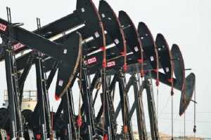 Η «κατρακύλα» στην τιμή του πετρελαίου συνεχίζεται