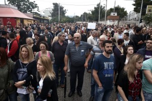 Κάτοικοι του Μενιδίου καθ&#039; οδόν για το υπουργείο Προστασίας του Πολίτη