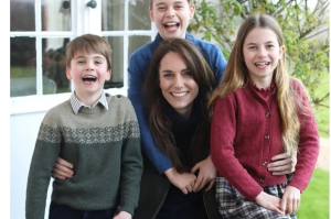 Κέιτ Μίντλετον: Παραδέχεται photoshop στη φωτογραφία με τα παιδιά της και ζητά συγγνώμη