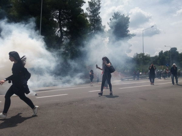Επεισόδια στην Μαλακάσα - Χημικά σε κατοίκους που διαμαρτύρονται για το hot spot