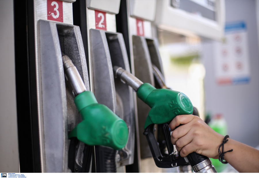 Παρήγορο νέο: Μένει κάτω από τα 2 ευρώ η αμόλυβδη βενζίνη - Πώς θα κινηθεί η τιμή στο πετρέλαιο θέρμανσης