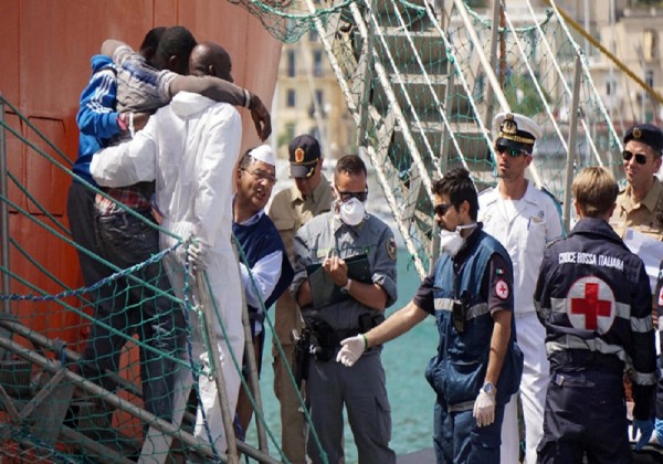 2.300 μετανάστες διασώθηκαν σήμερα νότια της Σικελίας