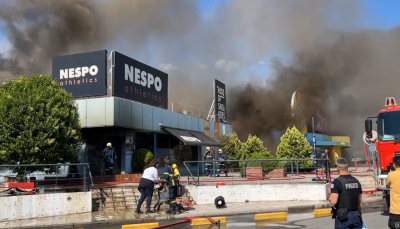 Συναγερμός στη Θεσσαλονίκη: Φωτιά σε μεγάλο πολυκατάστημα (βίντεο)