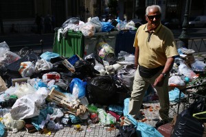 «Πνίγεται» στα σκουπίδια η Αθήνα