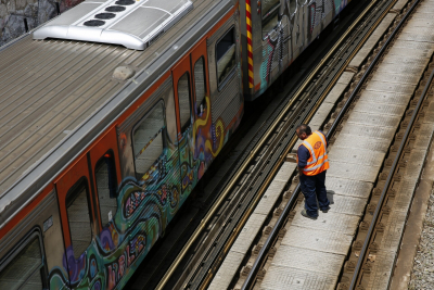 Συναγερμός στο Μενίδι: Τρένο παρέσυρε τοξικομανή, μεταφέρθηκε σε σοβαρή κατάσταση στο νοσοκομείο