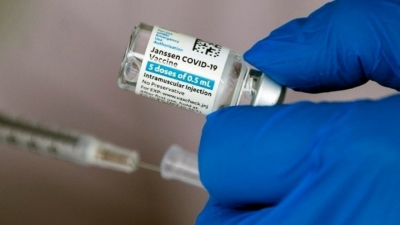 ΕΟΦ: Ανακοίνωση για το αν το εμβόλιο της Johnson σχετίζεται με διαταραχές της εμμήνου ρύσεως