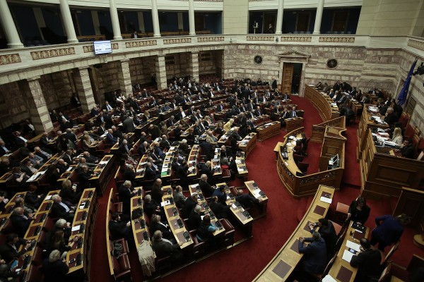 Στη Βουλή διαβιβάστηκε η μήνυση του Αντώνη Σαμαρά σε βάρος του πρωθυπουργού