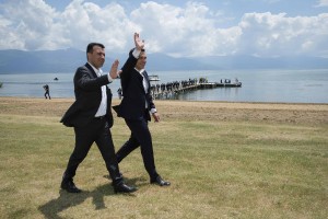 Υπεγράφη η συμφωνία Ελλάδας - ΠΓΔΜ, οι δηλώσεις των δύο ηγετών