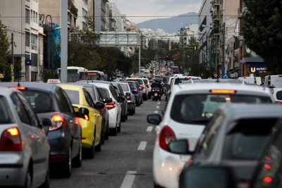 Χαράτσι 1.000 ευρώ σε μεταχειρισμένα αυτοκίνητα, ποιοι και πως «γλιτώνουν» το πρόστιμο