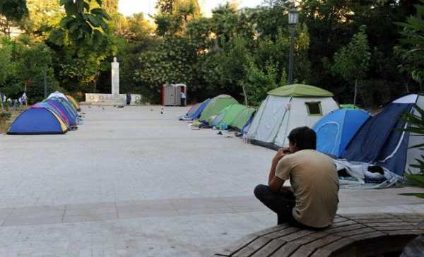Λύσεις για χώρο πρώτης υποδοχής μεταναστών στην Αττική δρομολογεί η κυβέρνηση