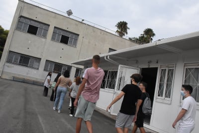 Κορονοϊός: Οι ανήλικοι κολλάνε τον SARS-CoV-2 στο... σπίτι από τους μεγαλύτερους