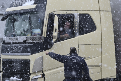 Κακοκαιρία «Φίλιππος»: Ανοιχτές πλέον για τα φορτηγά η Αθηνών-Λαμίας και η Αττική Οδός