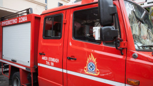 Κόρινθος: Φωτιά σε εργοστάσιο στα Εξαμίλια