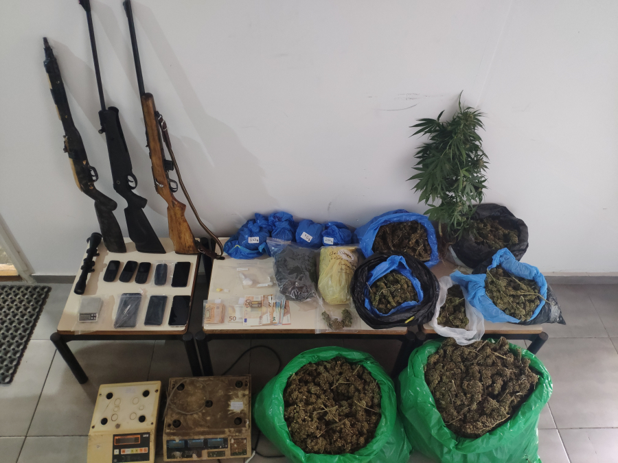 Κρήτη: «Ξηλώθηκε» οικογενειακή επιχείρηση ναρκωτικών στον Μυλοπόταμο - Κατασχέθηκαν και όπλα