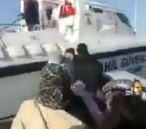 Νέο βίντεο-ντοκουμέντο: Η τουρκική ακτοφυλακή εμβολίζει σκάφος με πρόσφυγες