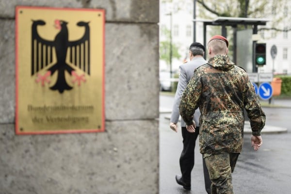 Βρέθηκαν ναζιστικά σύμβολα σε στρατώνες της Γερμανίας