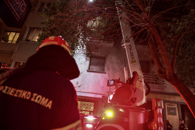 Κολωνάκι: Νεκρή γυναίκα έπειτα από φωτιά σε διαμέρισμα
