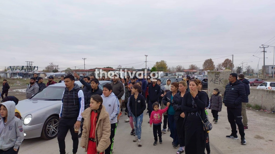 Βαρύ το κλίμα στον οικισμό Αγία Σοφία της Θεσσαλονίκης: Έφτασε με πομπή η σορός του 16χρονου