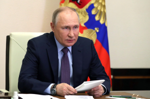 «Πάγωσε» ο διάλογος Μακρόν – Πούτιν μετά τις αποκαλύψεις για «μαζικές δολοφονίες»