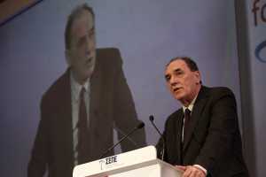 Σταθάκης: Σύντομα η ΕΚΤ θα εντάξει τα ελληνικά ομόλογα στην ποσοτική χαλάρωση