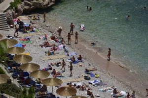Έρχεται το τέλος για τις οργανωμένες παραλίες το καλοκαίρι