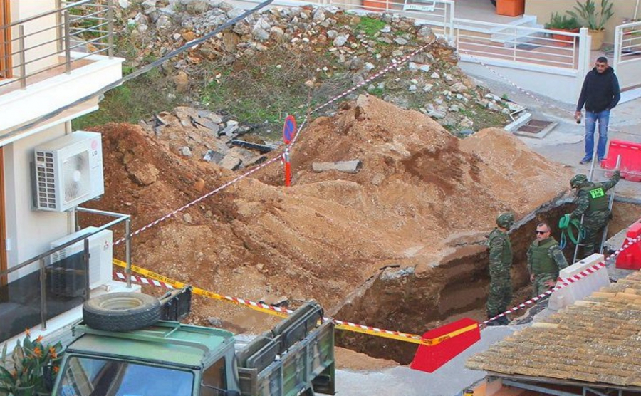 Πρέβεζα: Απομάκρυναν βόμβα από το κέντρο της πόλης - Ήταν «θαμμένη» σε βάθος πέντε μέτρων