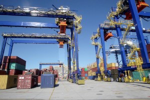 ΠΣΕ: Ανοδικά κινήθηκαν οι εξαγωγές στο οκτάμηνο