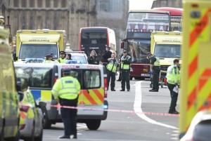 Λονδίνο: Αυτοκίνητο έπεσε πάνω σε στάση λεωφορείου - Νεκρά τρία παιδιά