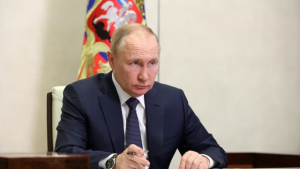 «Δεν μπορεί να υπάρχουν νικητές σε έναν πυρηνικό πόλεμο. Δεν πρέπει ποτέ να ξεκινήσει», δηλώνει ο Πούτιν