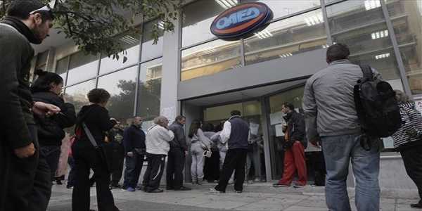 Μείωση της ανεργίας αλλά αύξηση των μακροχρόνια ανέργων στην Ελλάδα