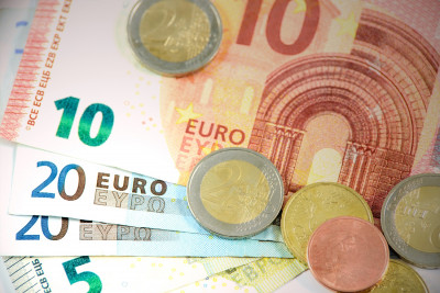 Έρχονται δάνεια έως 50.000 ευρώ με εγγύηση του Δημοσίου 90%