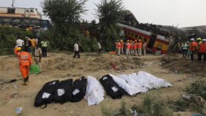 Σιδηροδρομικό δυστύχημα στην Ινδία: Για ανθρώπινο λάθος κάνει λόγο η αστυνομία