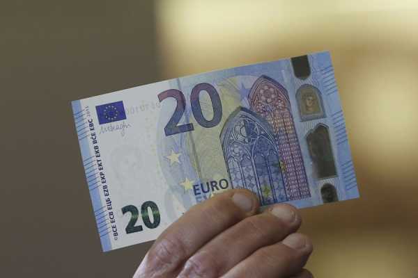 Χαράτσι 20 ευρώ ανα εργαζόμενο στις εισφορές Αυγούστου του ΙΚΑ