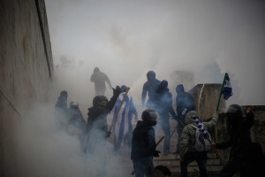 Συλλαλητήριο: Κατηγορούμενος για βομβιστική επίθεση σε στέκι αναρχικών, μεταξύ των συλληφθέντων