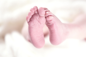 Μπέρδεψαν δύο μωρά σε μαιευτήριο της Λάρισας, τι έδειξε το DNA