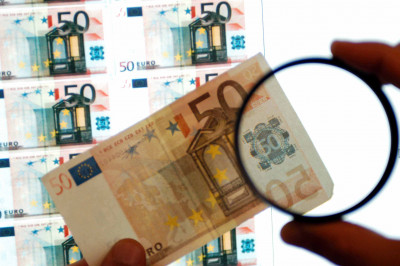 ΕΚΤ: Πιο... λίγα από ποτέ τα πλαστά ευρώ το 2020