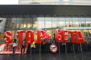 Τον Σεπτέμβρη θα τεθεί «προσωρινά» σε ισχύ η CETA