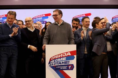 Επεισόδια με χημικά στην Σερβία μετά το εκλογικό αποτέλεσμα, θα απευθύνει διάγγελμα ο Βούτσιτς