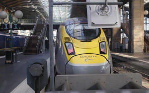 Η Eurostar αναστέλλει όλα τα δρομολόγια τρένων στη Βρετανία