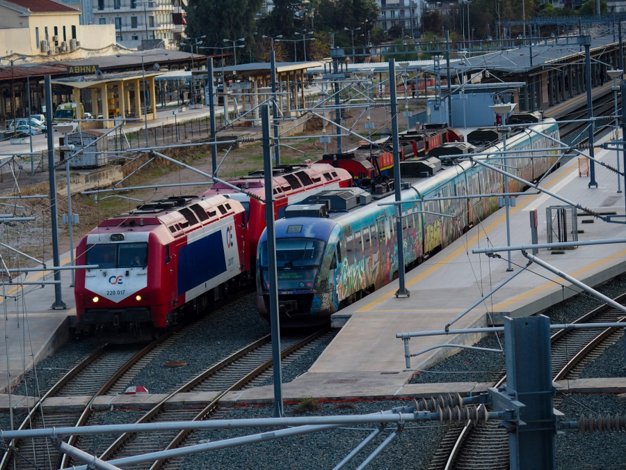 Δημοπρατείται ο προαστιακός δυτικής Αττικής, το Σεπτέμβριο ξεκινά η γραμμή 3 του μετρό προς Πειραιά