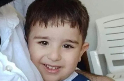 Τουρκία: Παιδάκι 3 ετών πέθανε όταν το άφησε ο πατέρας του στο αυτοκίνητο για να πιεί πότο (εικόνα)